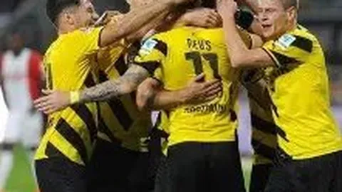 王公子婚礼出席遇烦心事，伴娘清凉造型吸睛